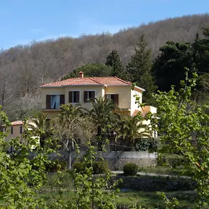 Valle Maira, Agriturismo Nel Parco Dei Nebrodi Alloggio per agriturismo Tortorici
